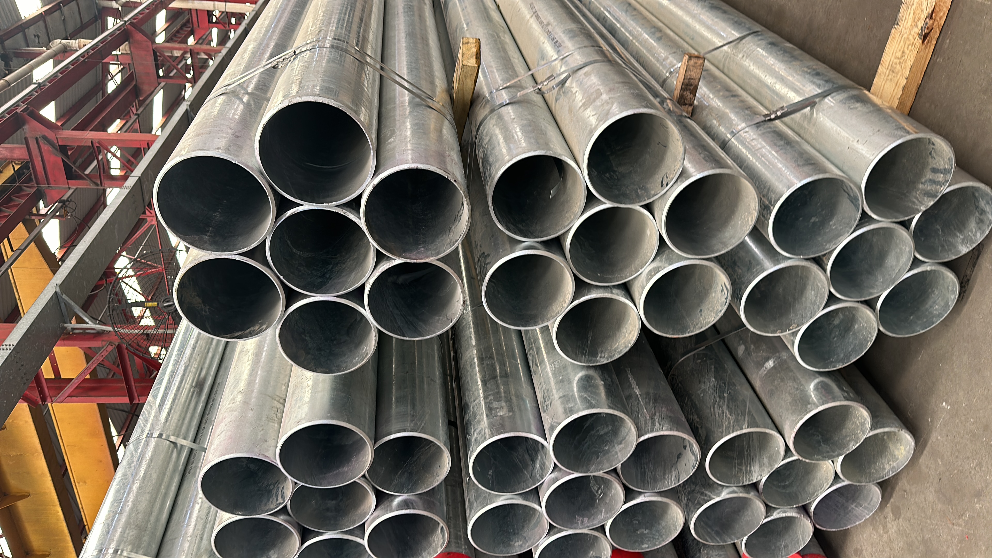 Logo da empresa ACOS PADILHA COMERCIO DE FERRAGENS LTDA