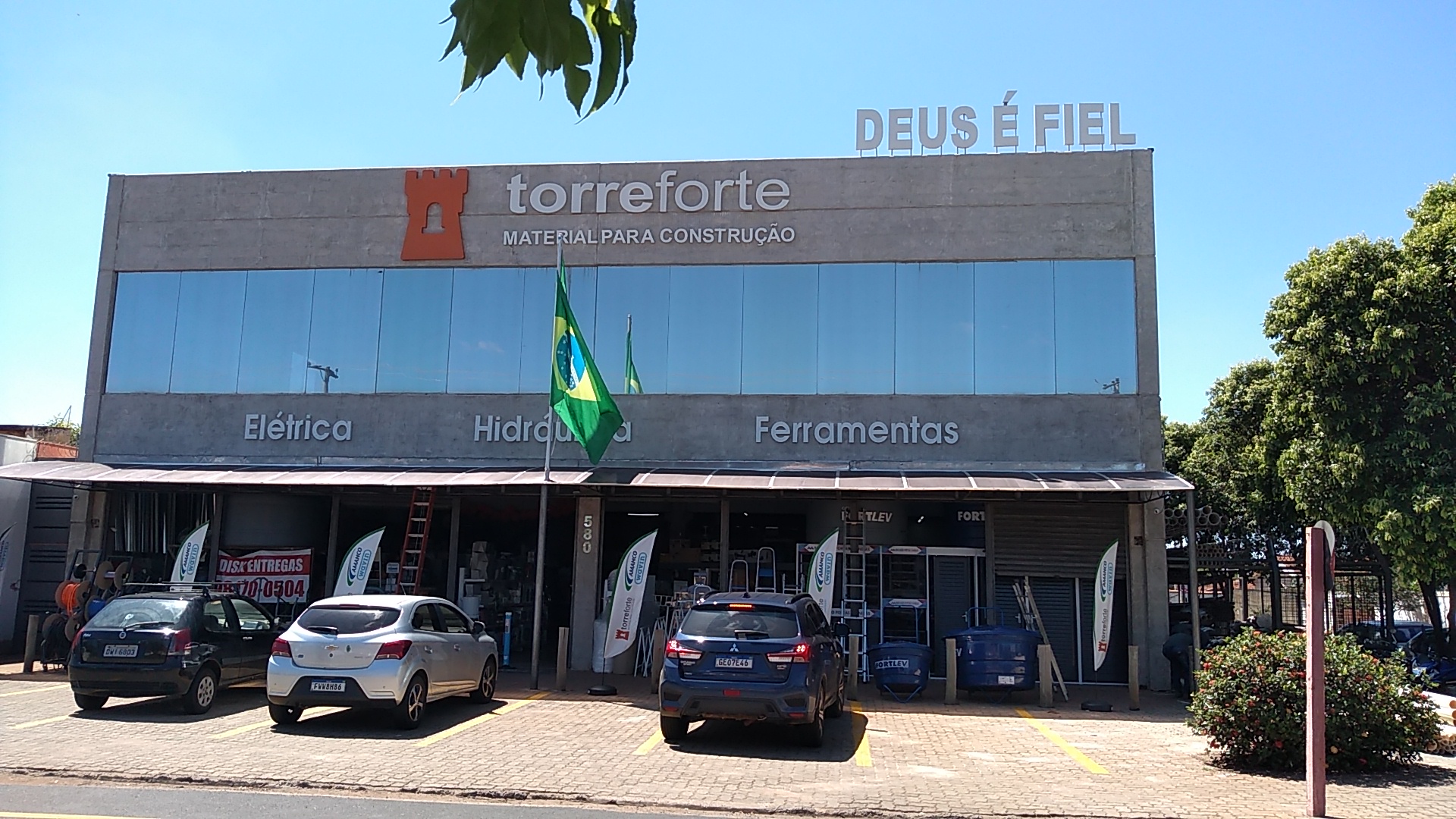 Logo da empresa TORRE FORTE ELETRICA E HIDRAULICA LTDA