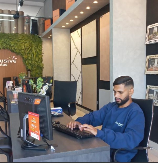 Logo da empresa FLAVIO L.R.N.DA CUNHA COMERCIO DE MATERIAL DE CONSTRUCAO