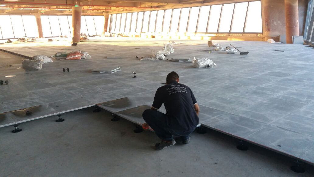 Item Piso Elevado Interno e Externo