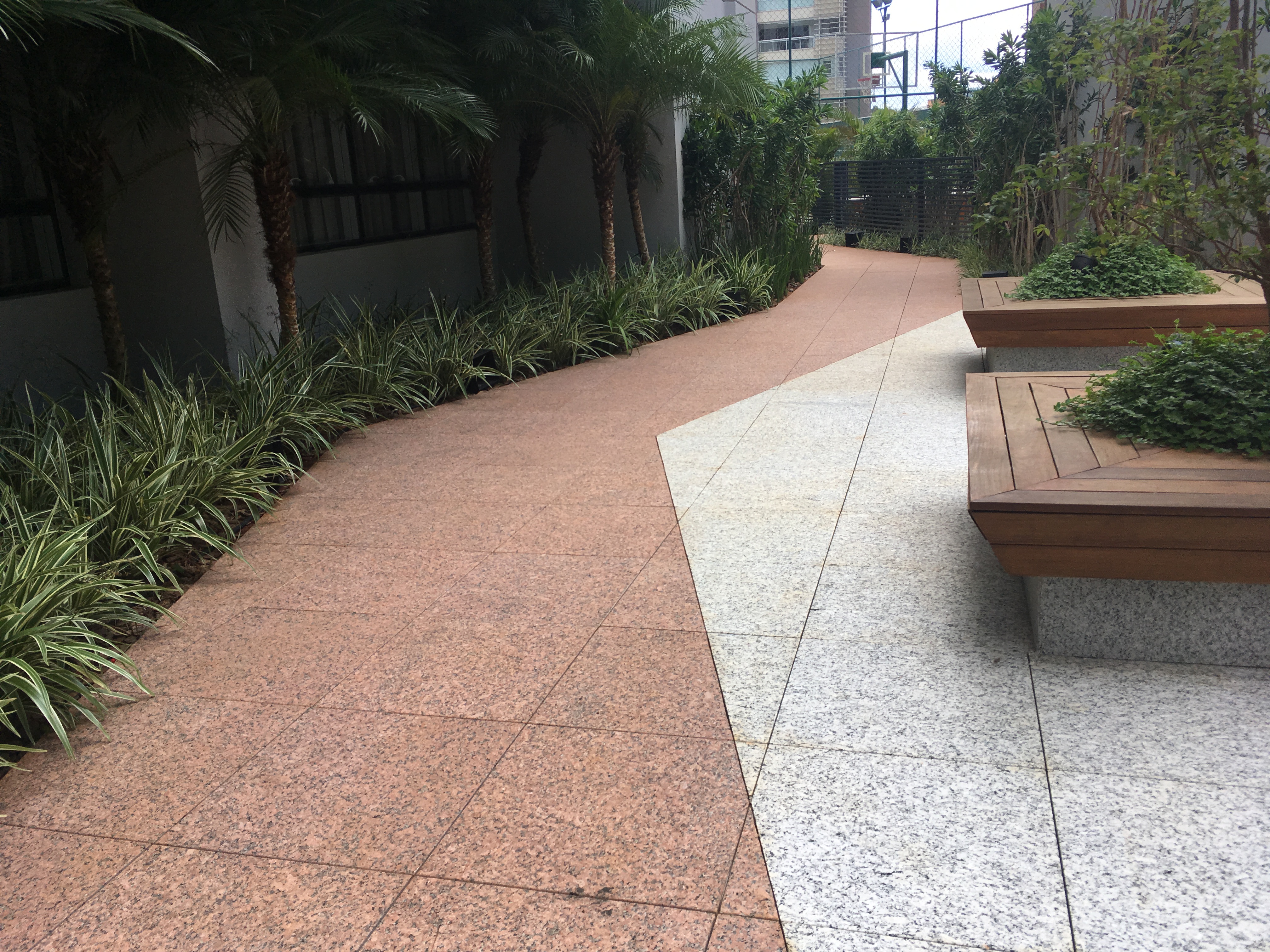 Item Piso Elevado Interno e Externo