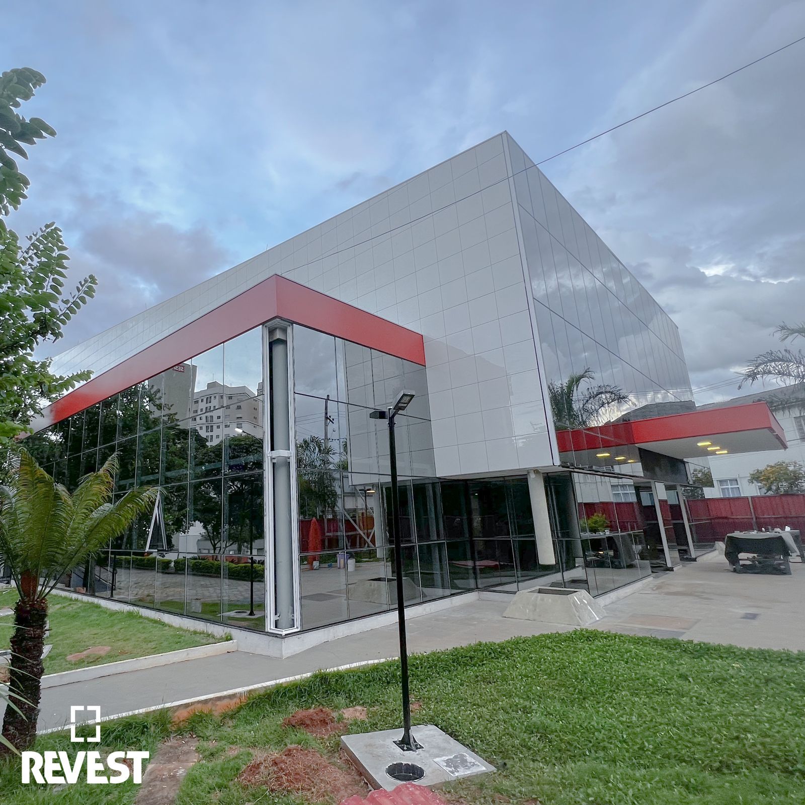 Item FACHADA PELE DE VIDRO STRUCTURAL GLAZZING