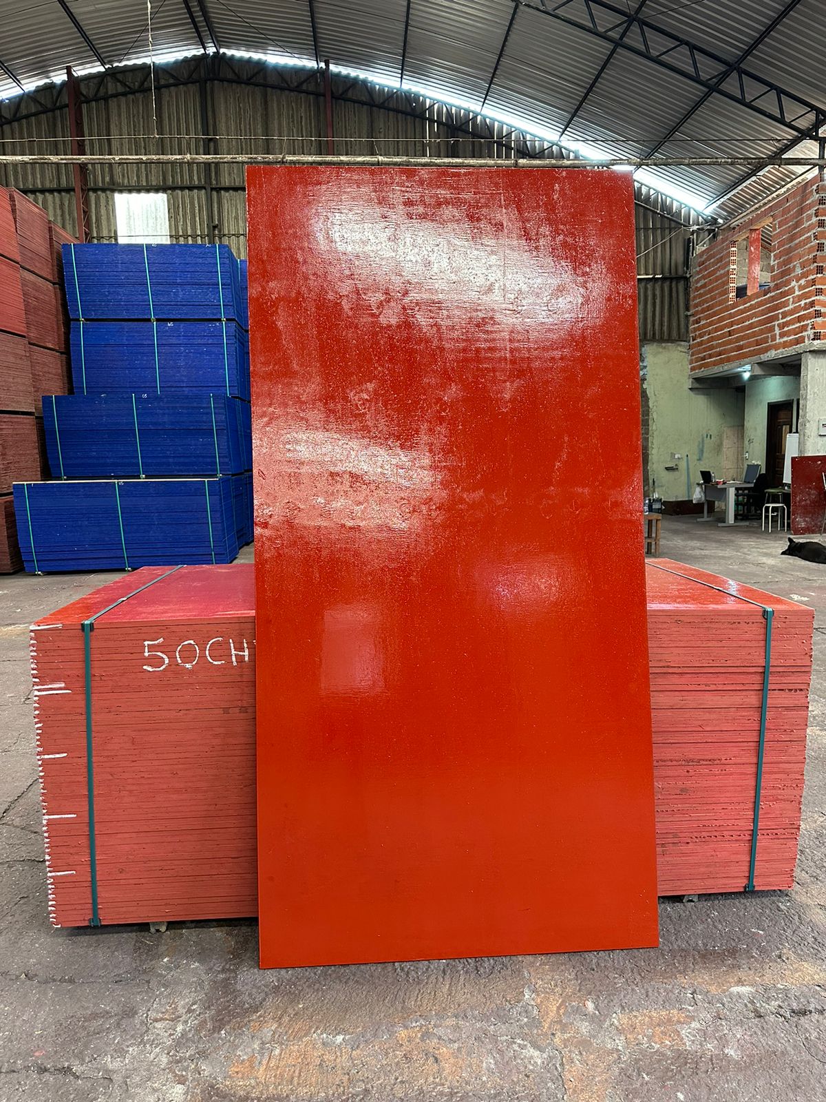 Item FABRICANTE E FORNECEDORA DE MADEIRITE(CHAPA COMPENSADA NAVAL)