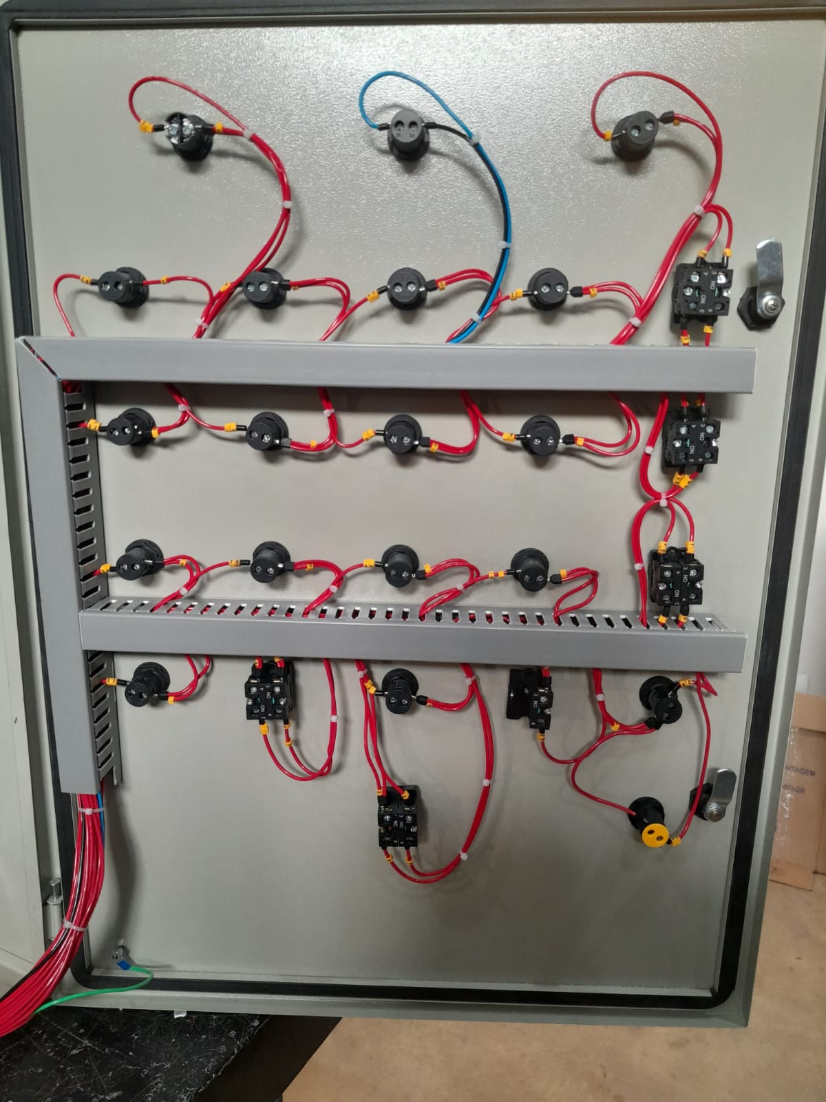 Item DMR MONTAGENS ELETRICAS