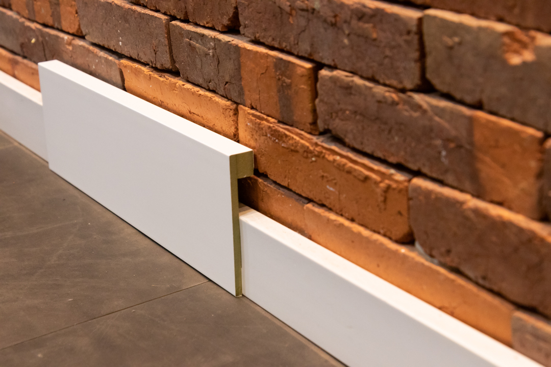 Item Rodapés de Sobrepor