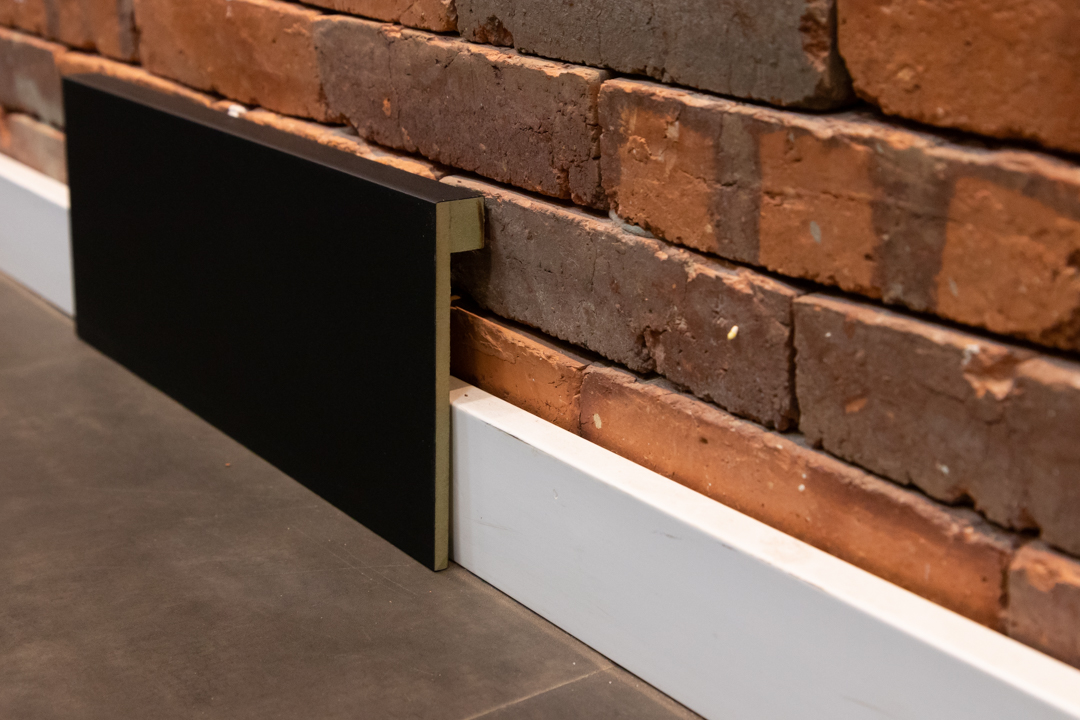 Item Rodapés de Sobrepor