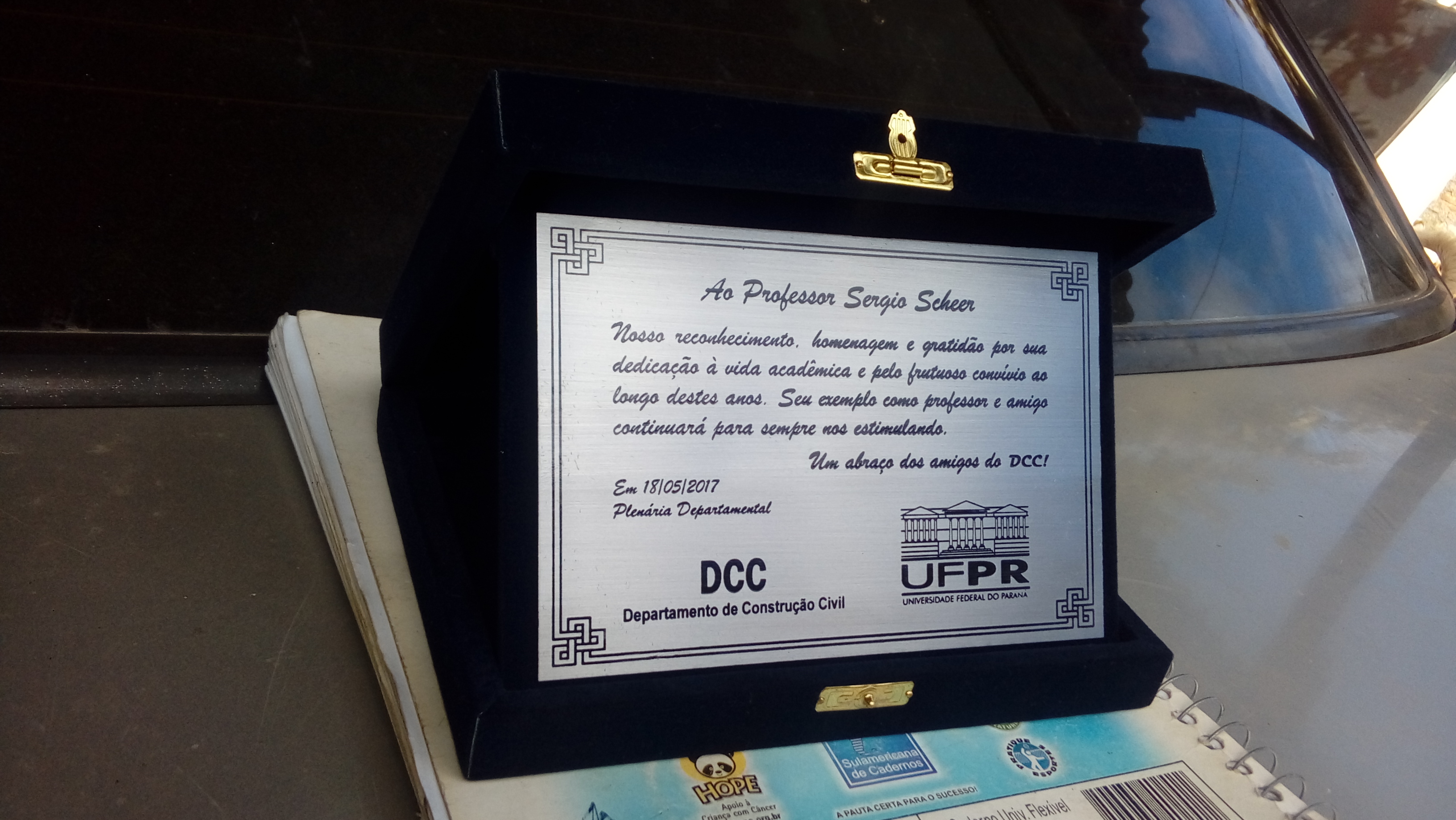 Item Placas de homenagem, trofeus e displays