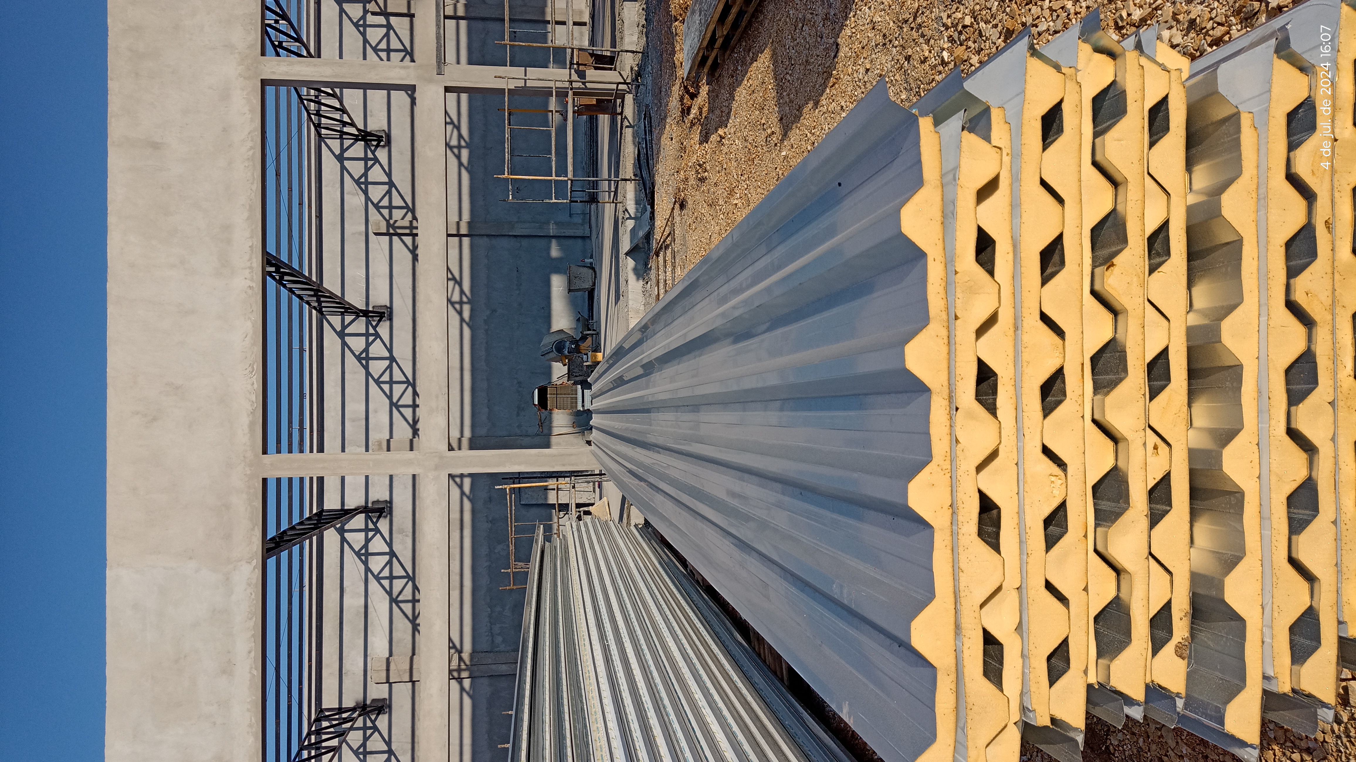 Item Telha trapézio 40/980 +Bandeja branca + Pir 30mm.