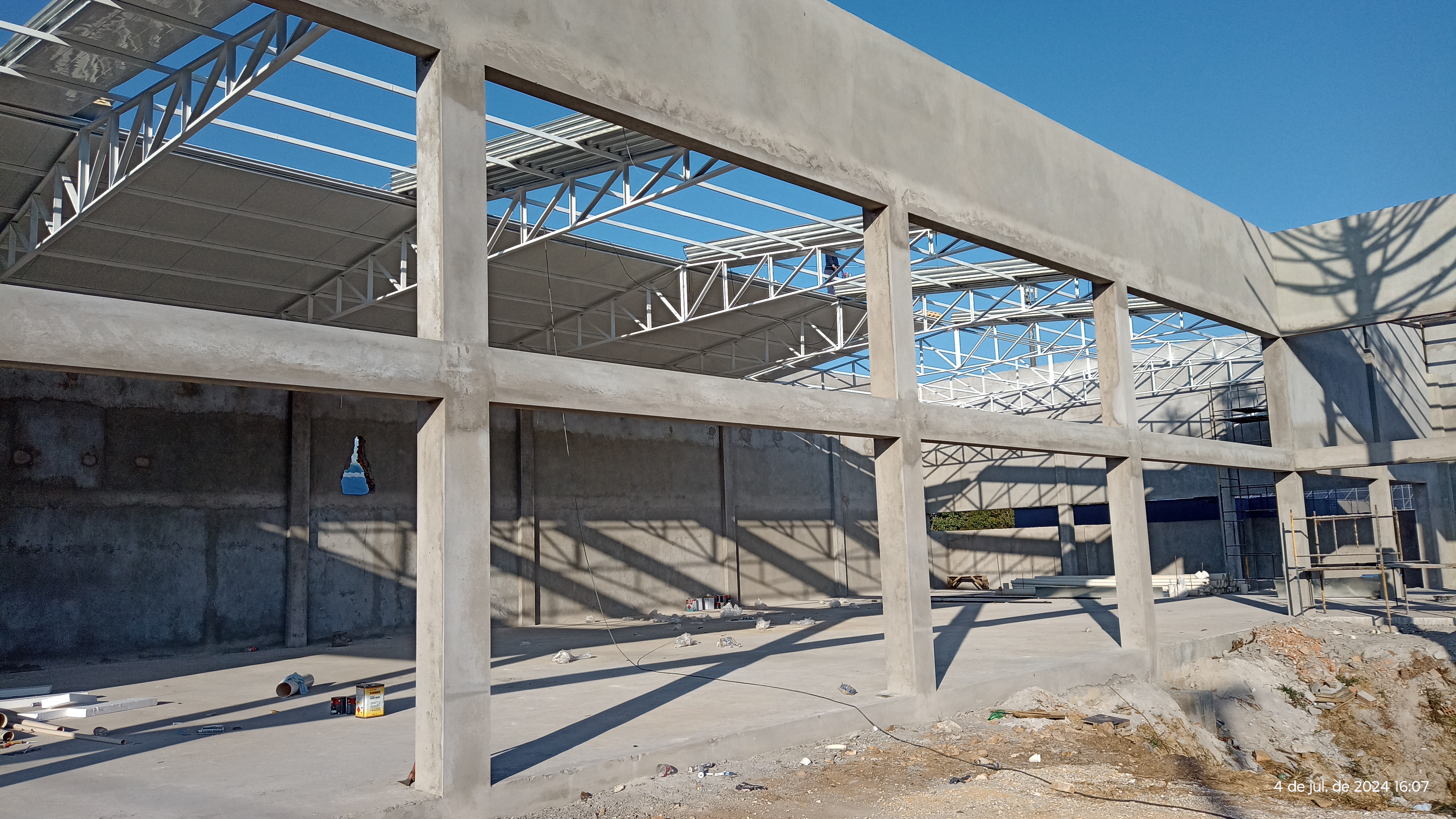 Item Telha trapézio 40/980 +Bandeja branca + Pir 30mm.