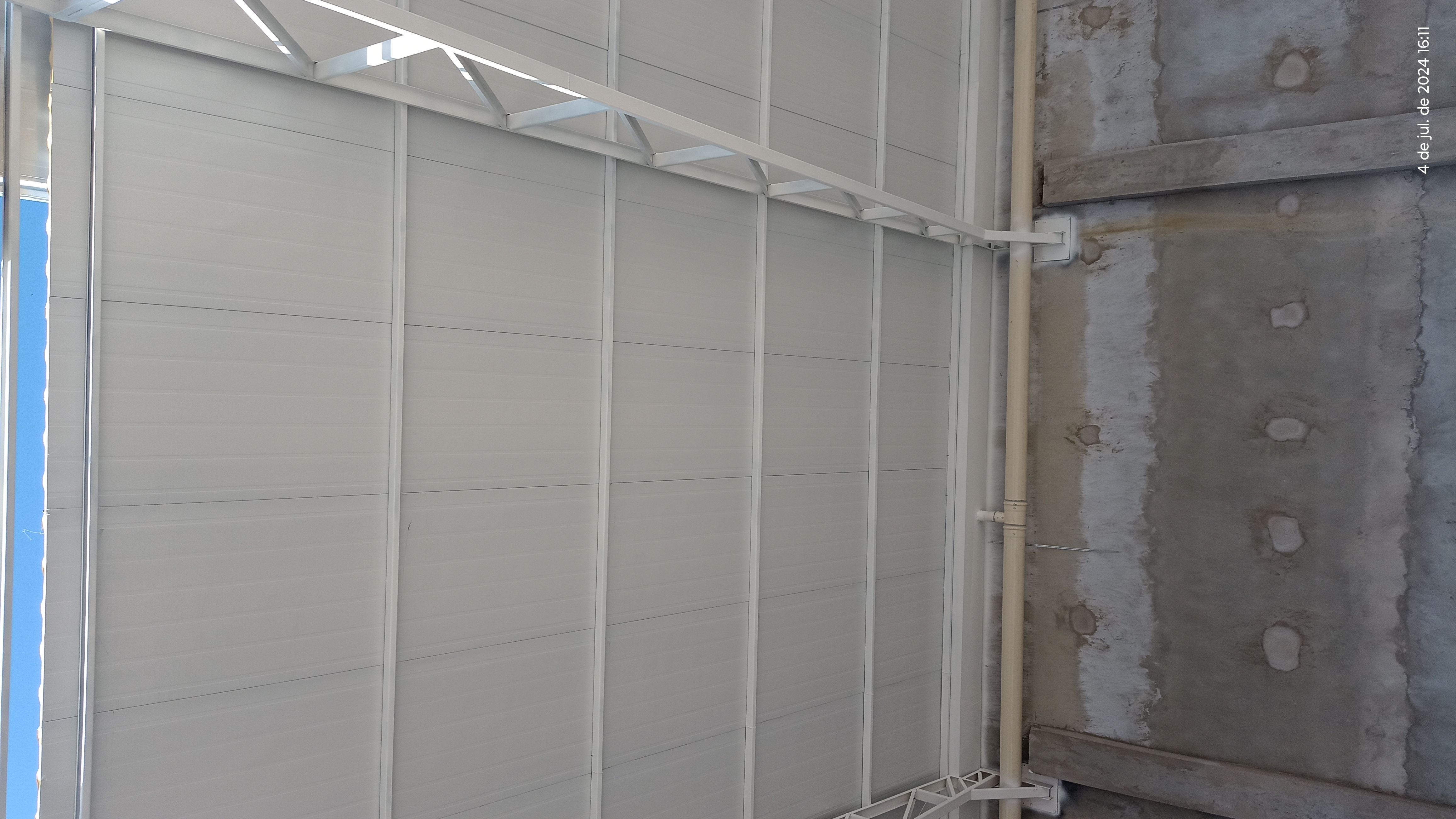 Item Telha trapézio 40/980 +Bandeja branca + Pir 30mm.