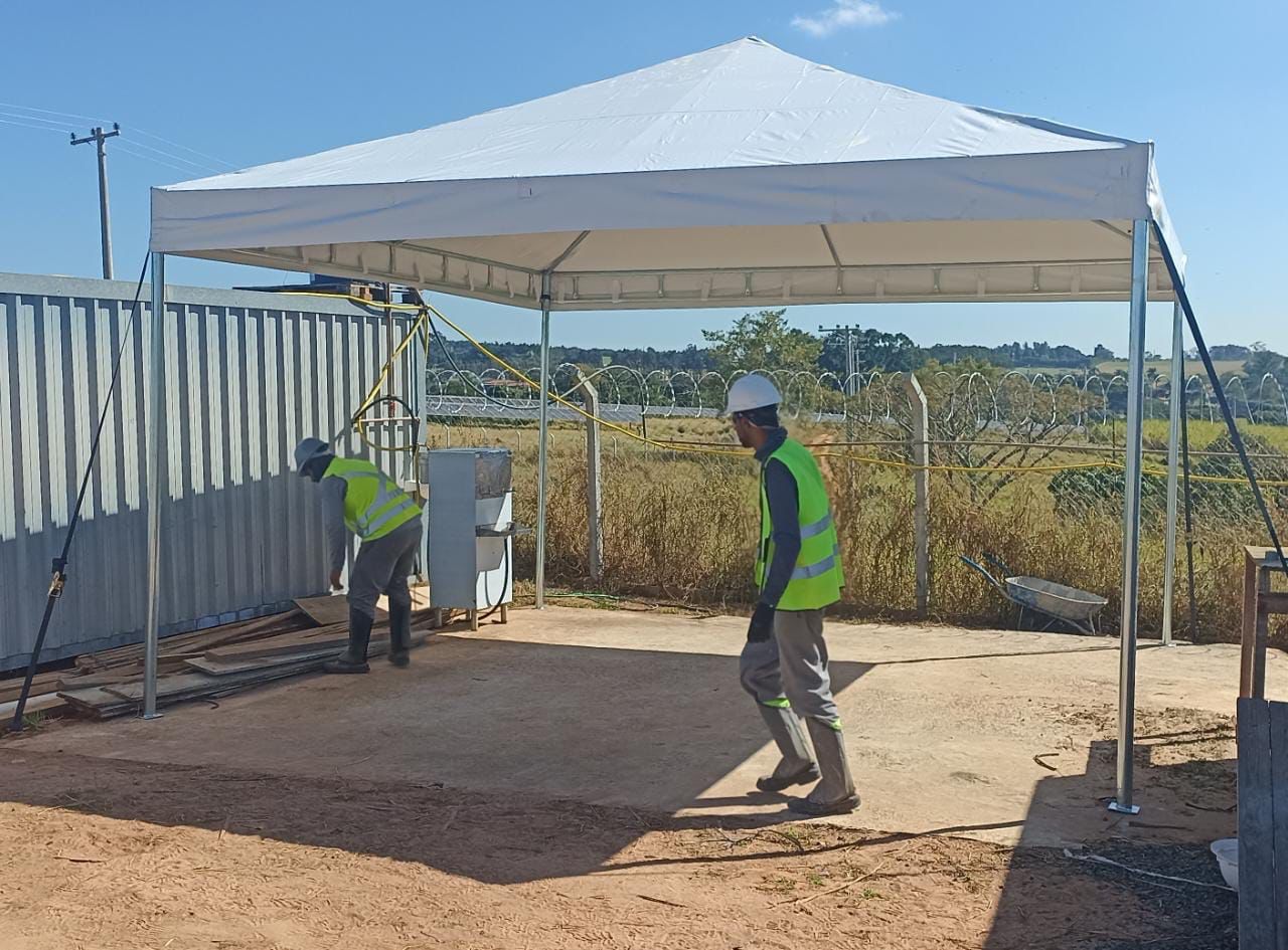 Item Tenda Piramidal