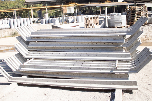 Item poste de concreto alambrado