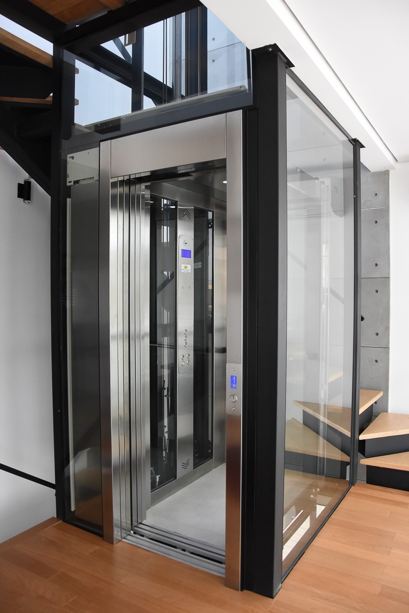 Item Elevadores para Prédios Comerciais e  Panorâmicos