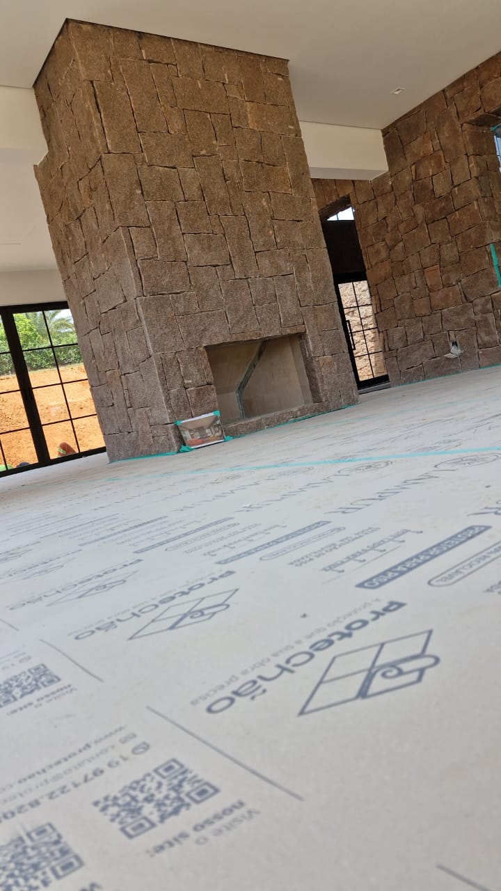 Item papel para proteção de piso