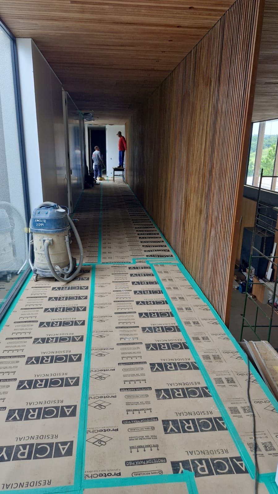 Item papel para proteção de piso