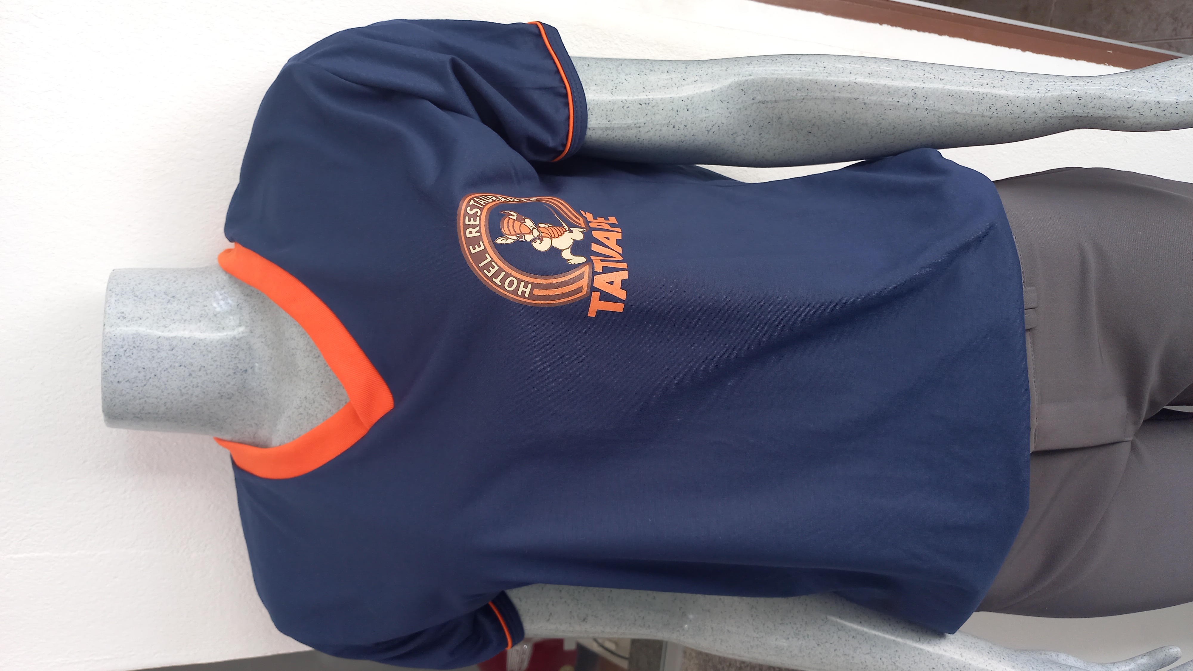 Item Camisetas básico