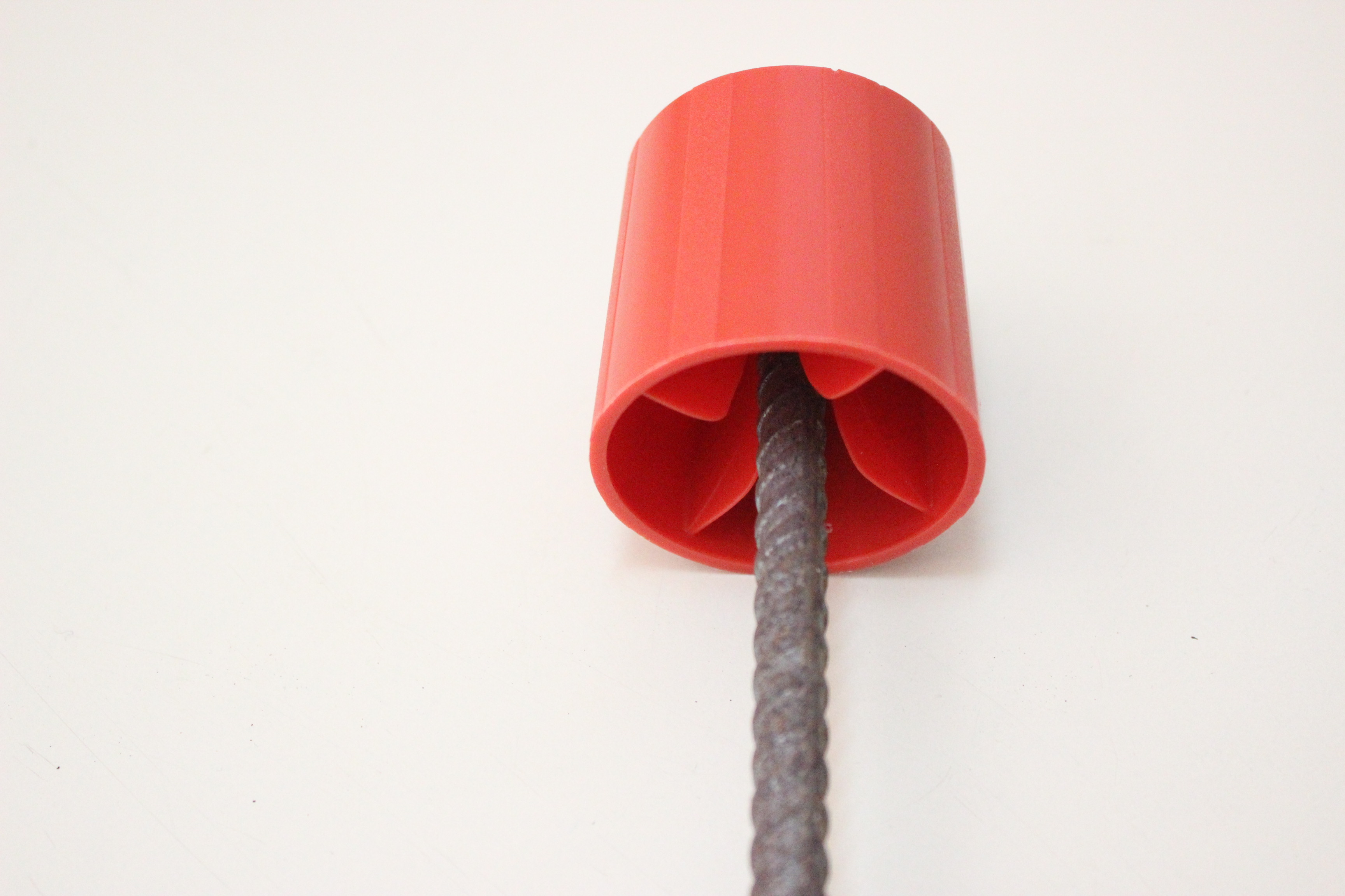 Item Protetor de vergalhão -  aço até 25 mm