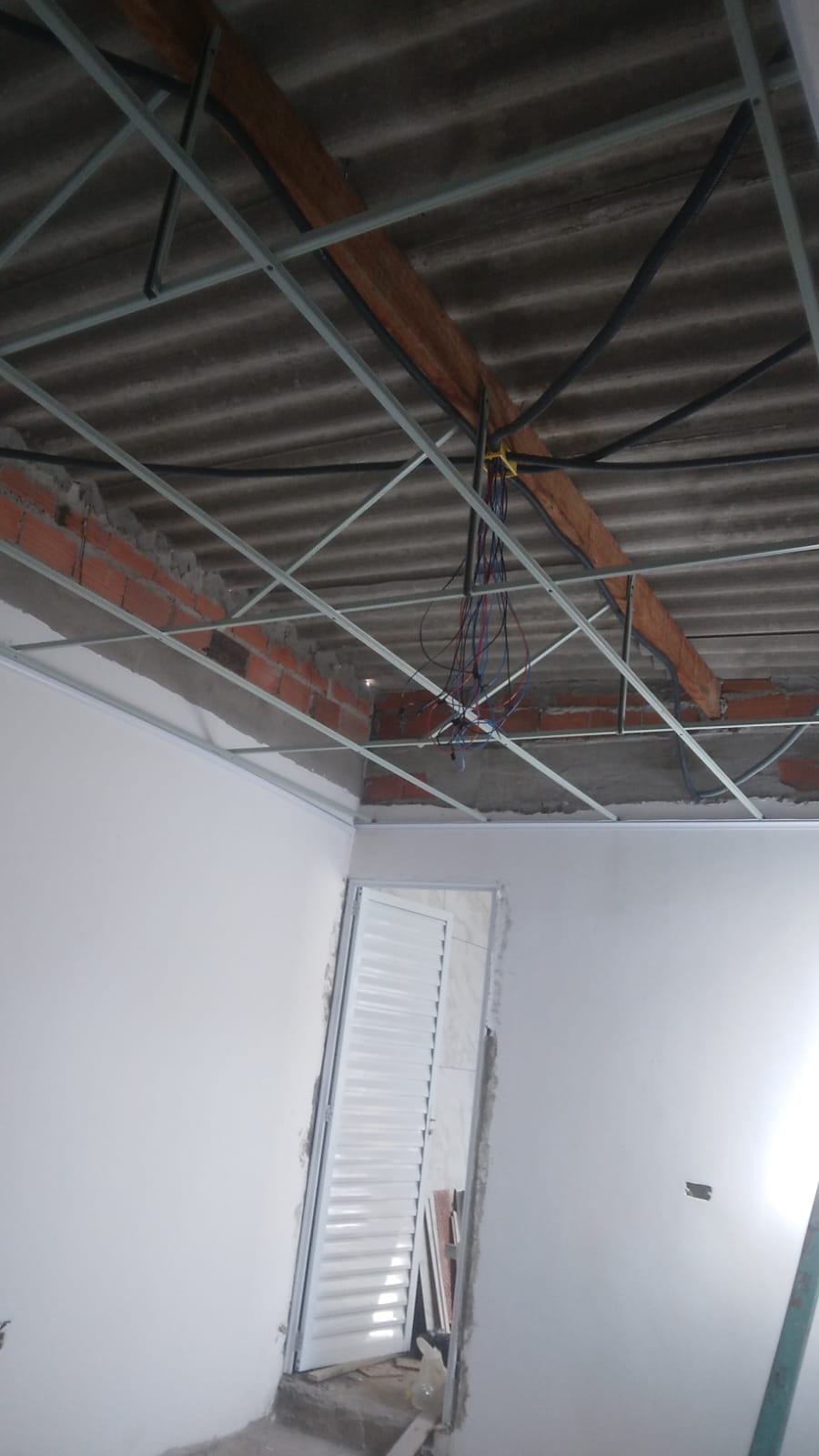 Item Estrutura em aço (metalon)