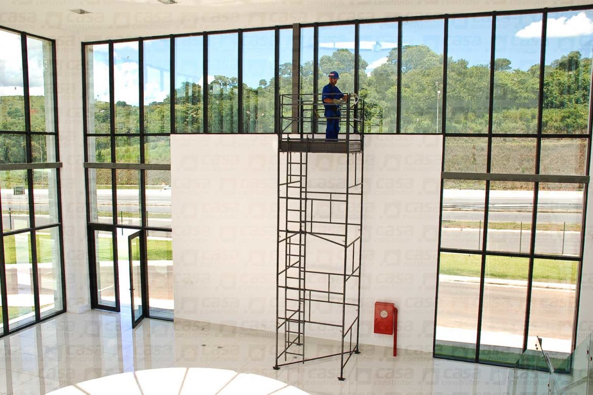 Item Andaimes, Plataformas, Rodas, Sapatas, Jogo de Guarda Corpo e Escadas