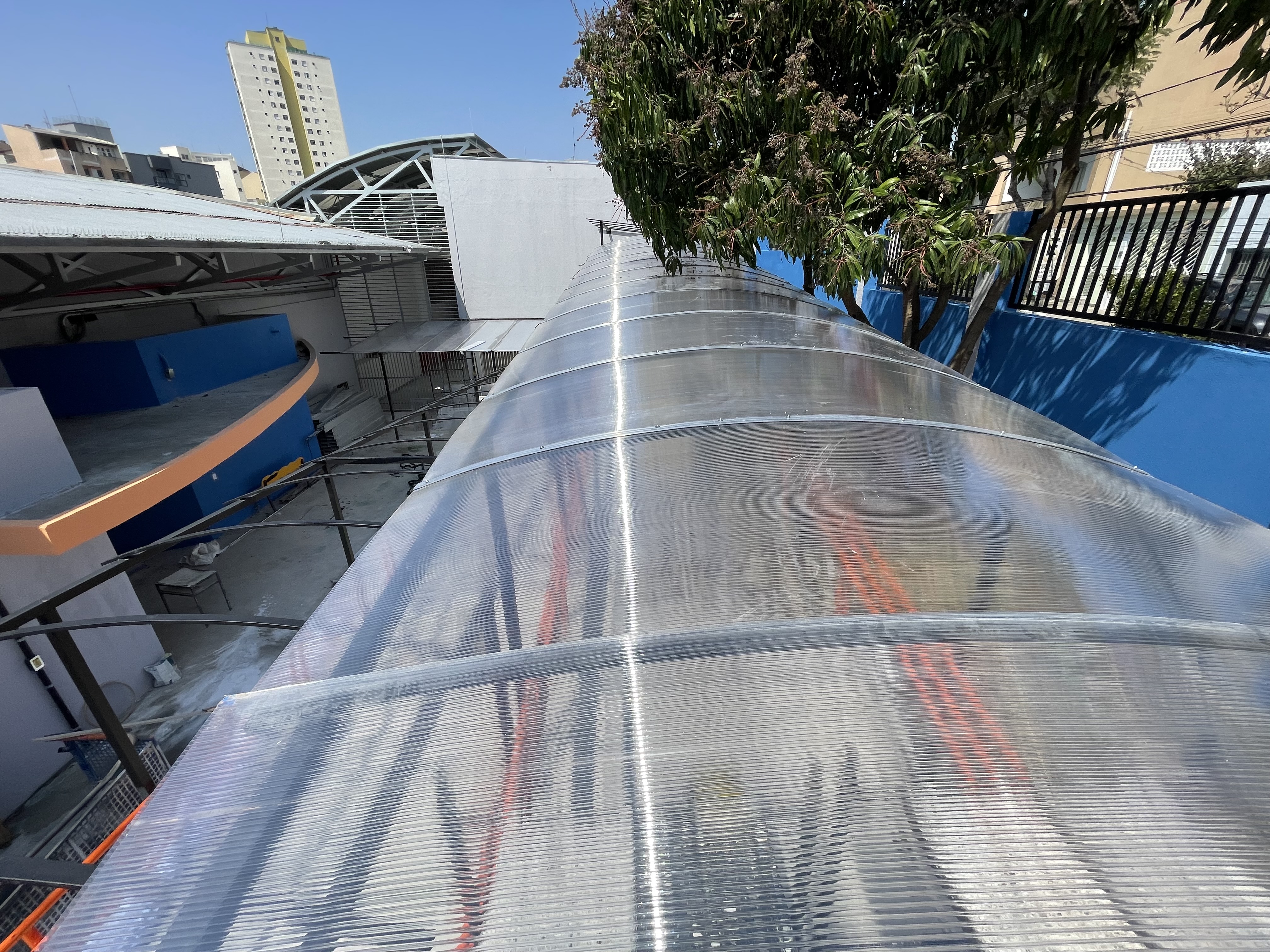 Item Cobertura em policarbonato