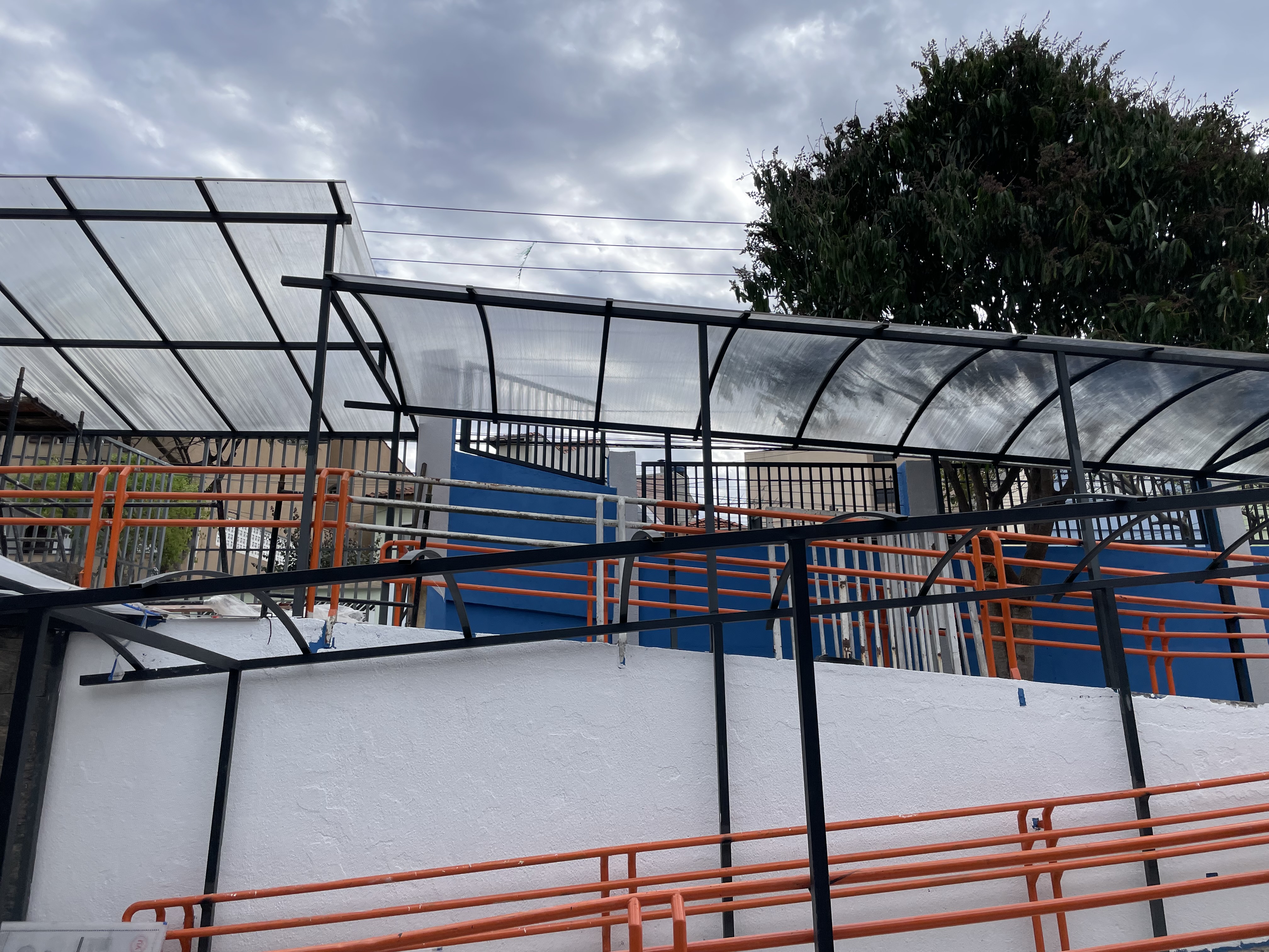 Item Cobertura em policarbonato