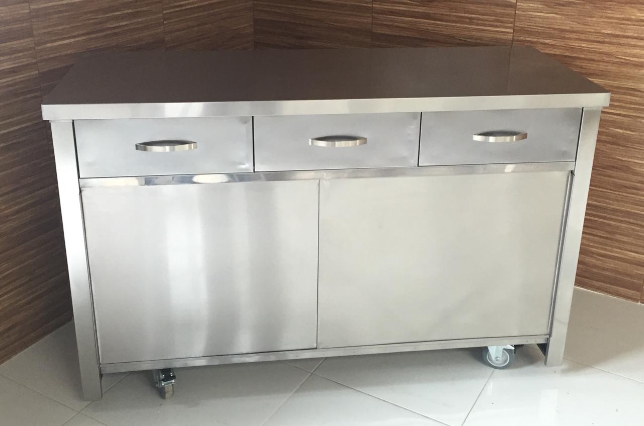 Item ARMARIO EM INOX